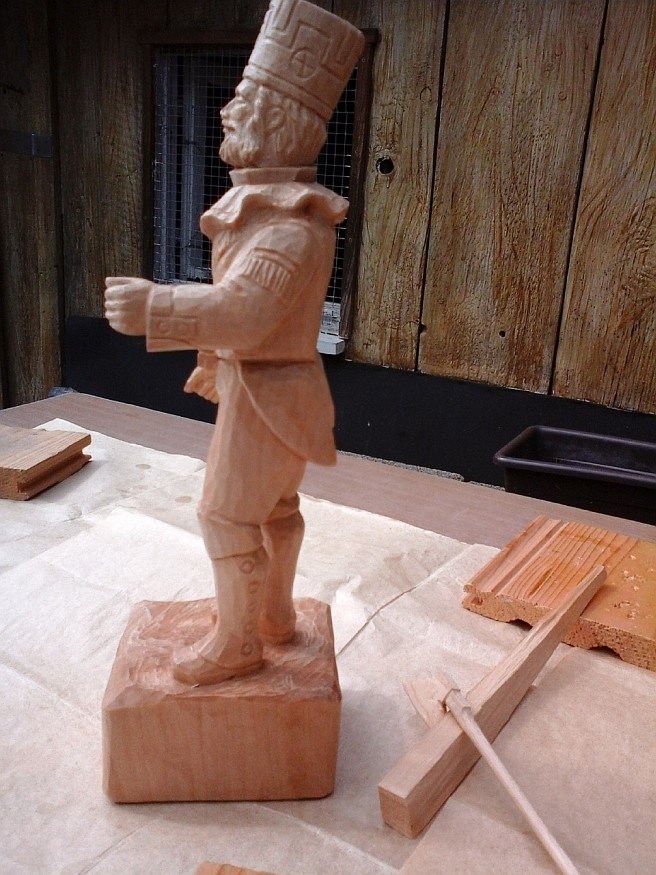 worker wood carved figure