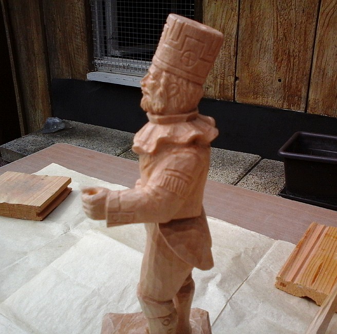Figur aus Lindenholz